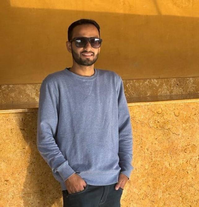 Nikhil - लेखक